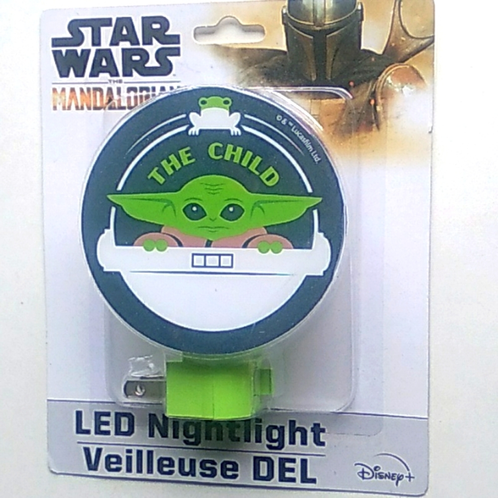 NWOT Baby Yoda night light